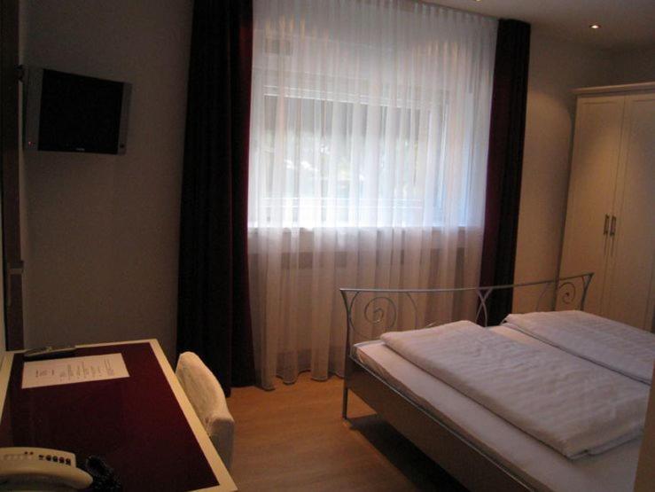 Hotel Barbarina Τούμπινγκεν Δωμάτιο φωτογραφία