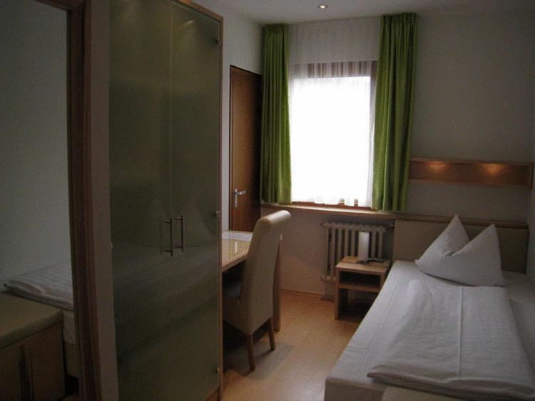 Hotel Barbarina Τούμπινγκεν Δωμάτιο φωτογραφία